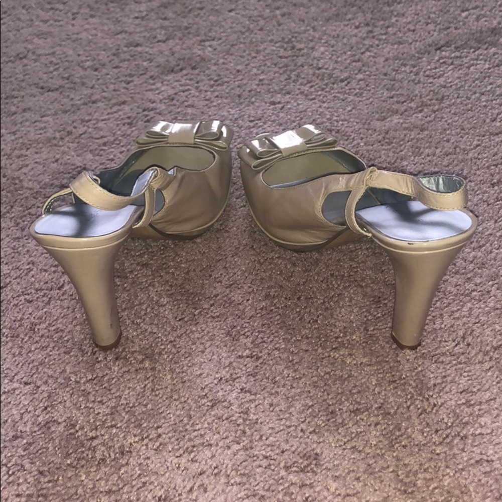 Shoes - Picture 3 of 4
